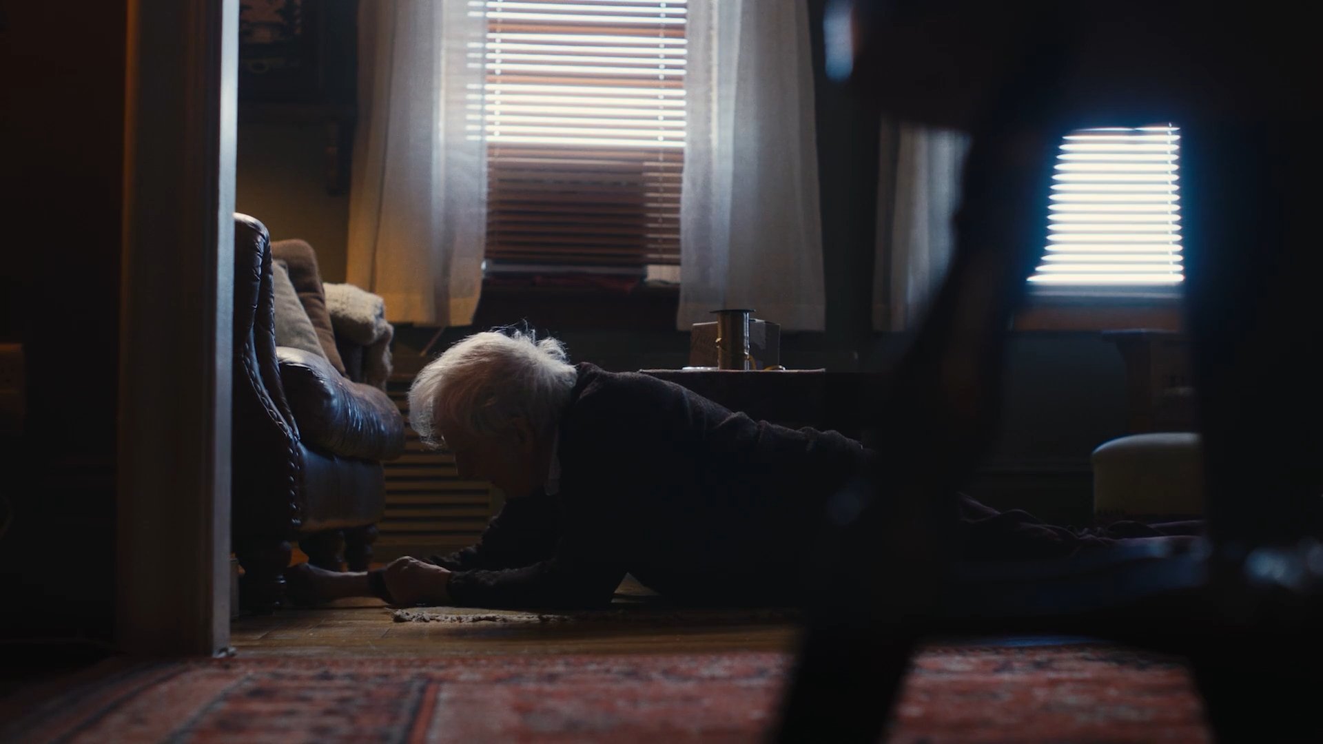 BALL & VASE — Short still