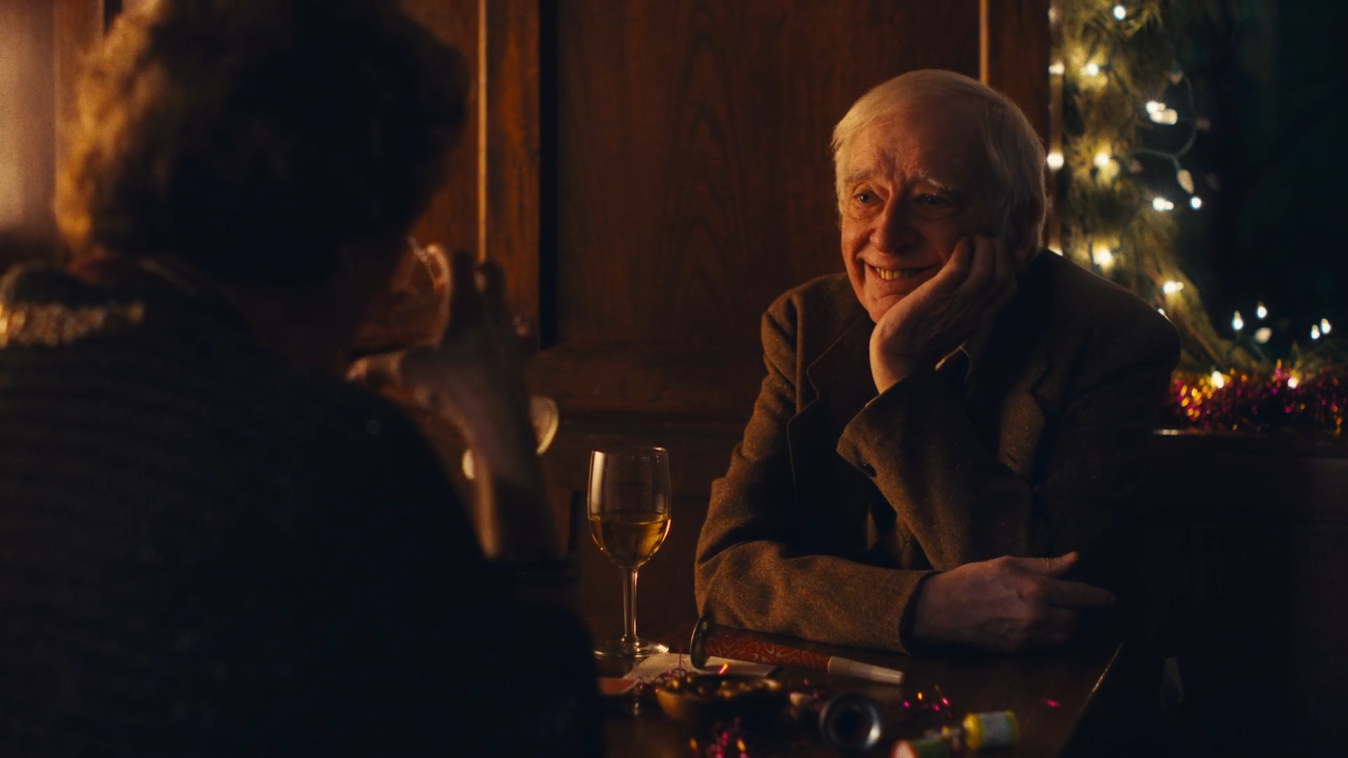 BALL & VASE — Short still