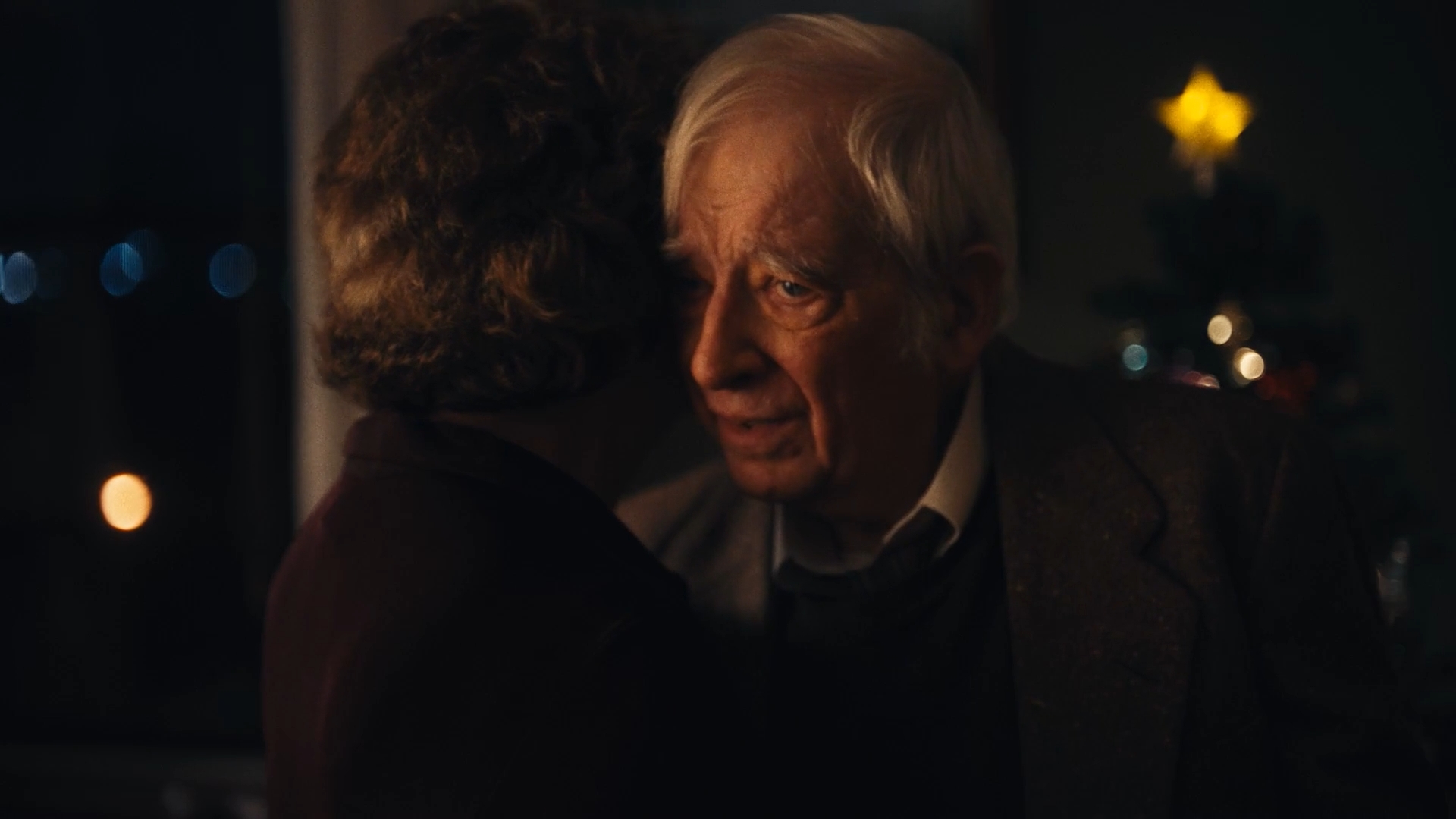 BALL & VASE — Short still