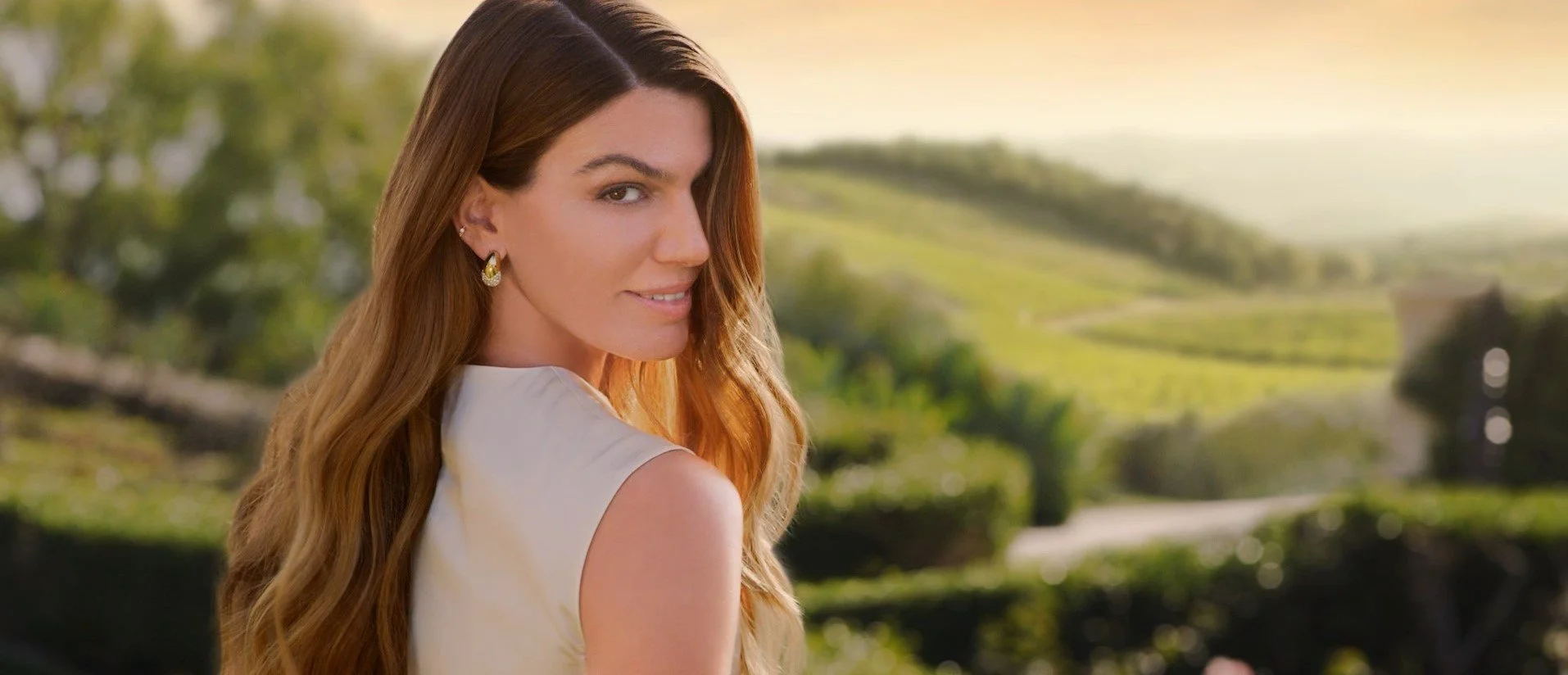 ESTEE LAUDER — Renutriv still 3