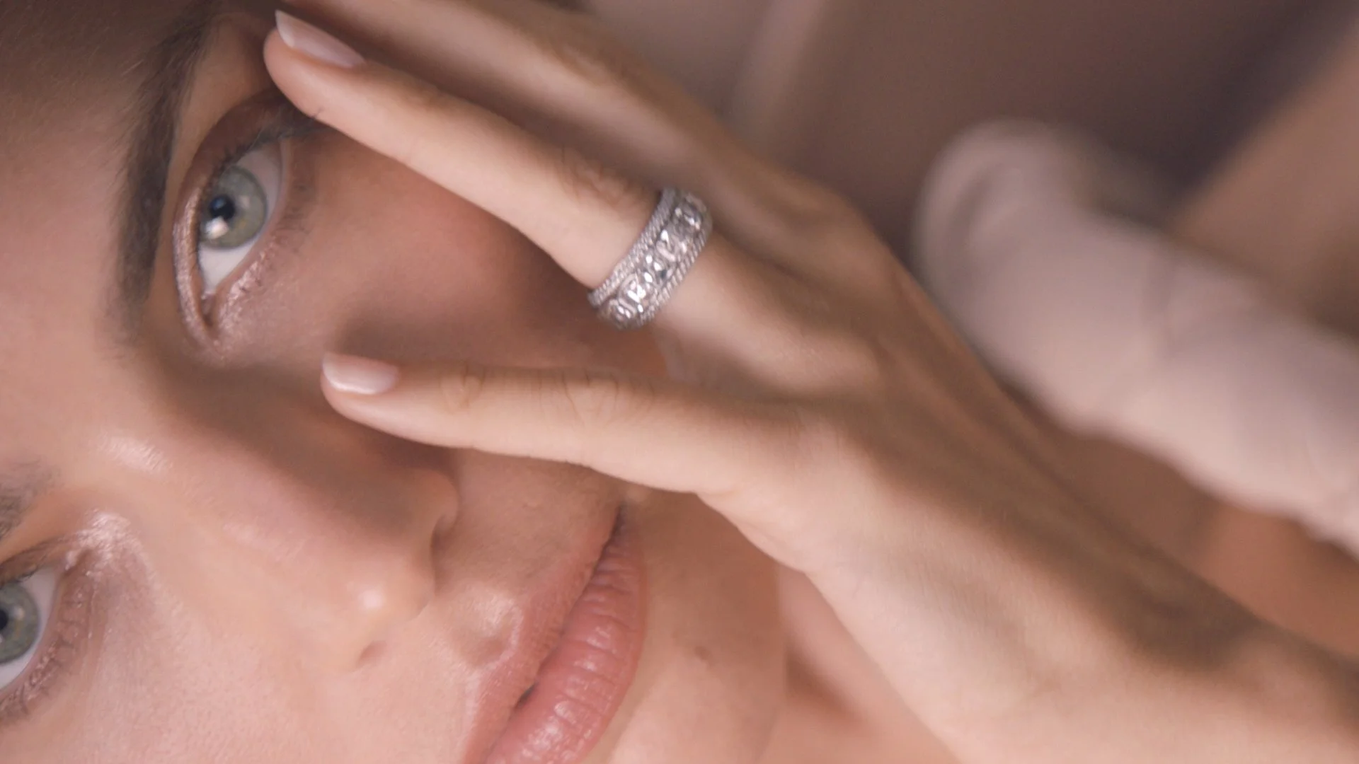 ESTEE LAUDER — Renutriv still 1