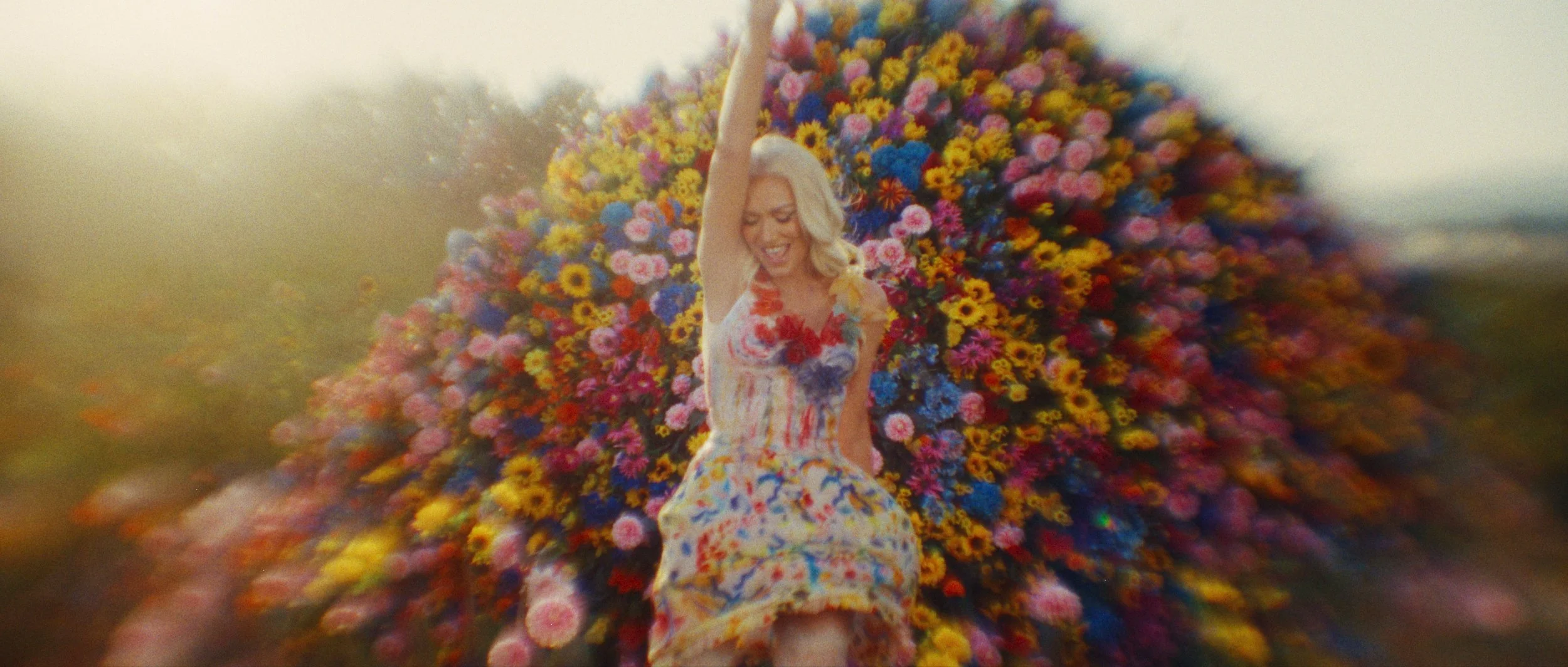 GWEN STEFANI — Somebody Else’s