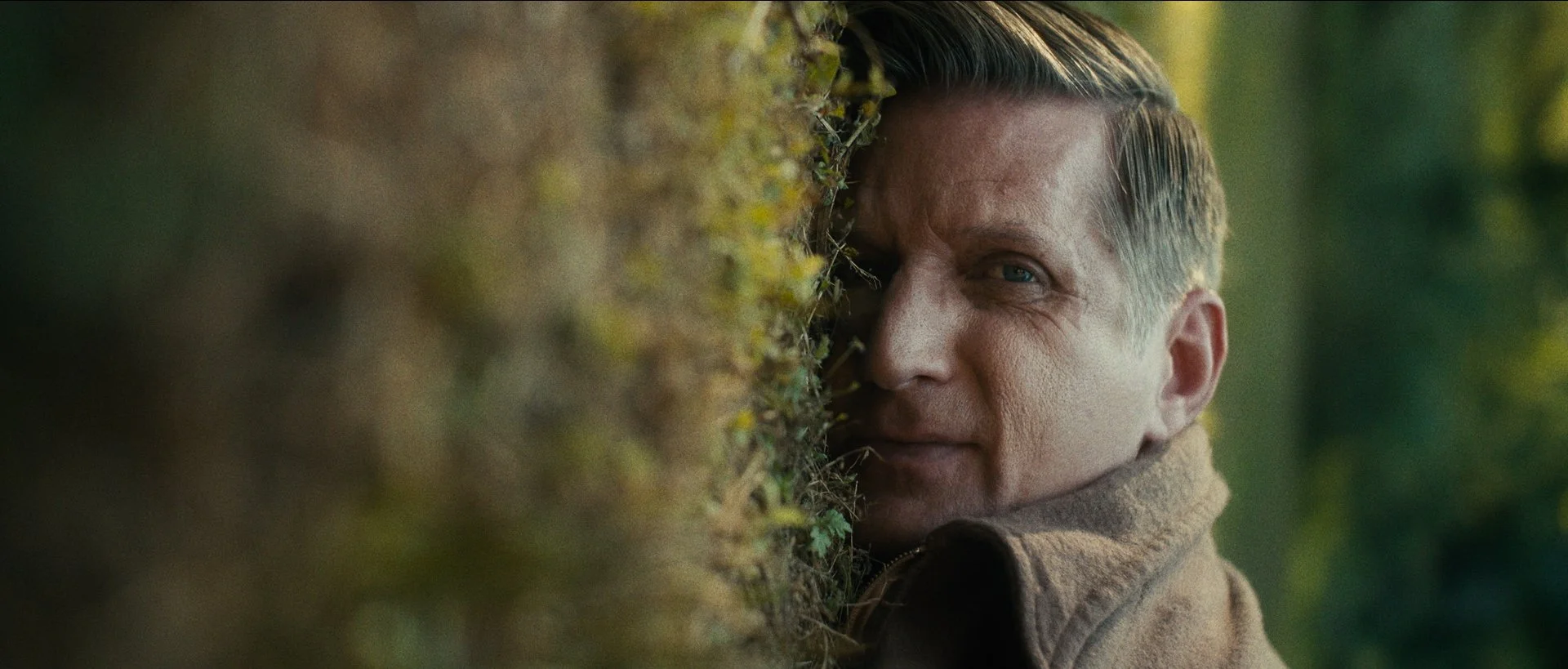 LOST ON A MOUNTAIN IN MAINE - Feature still 2